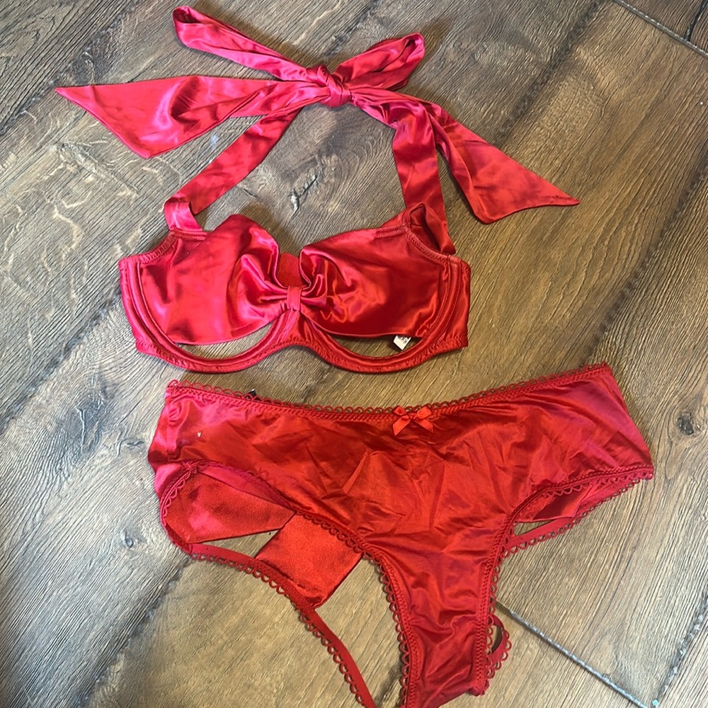 Victory Secret Red Bow lingerie